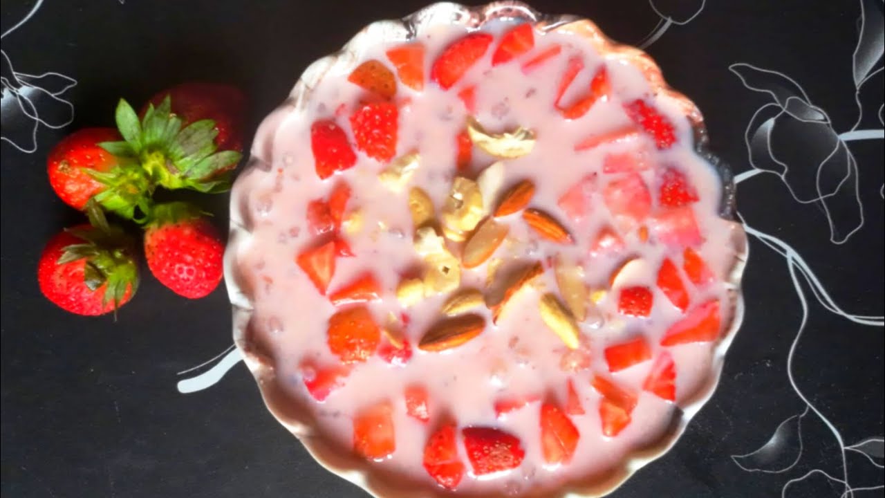Strawberry Custard Recipe| बिना कस्टर्ड पाउडर के स्ट्रॉबेरी कस्टर्ड 