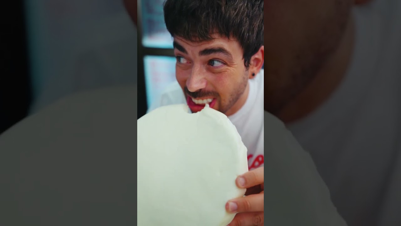 Receta de Pizza Margarita en hornito el&eacute;ctrico de casa. Receta completa en IG: @max_cabezon #pizza