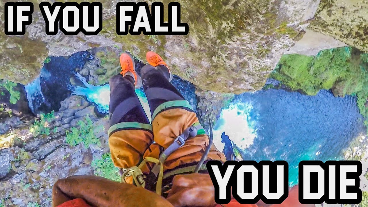 CRAZY CLIFF JUMP - OREGON, USA (4k)