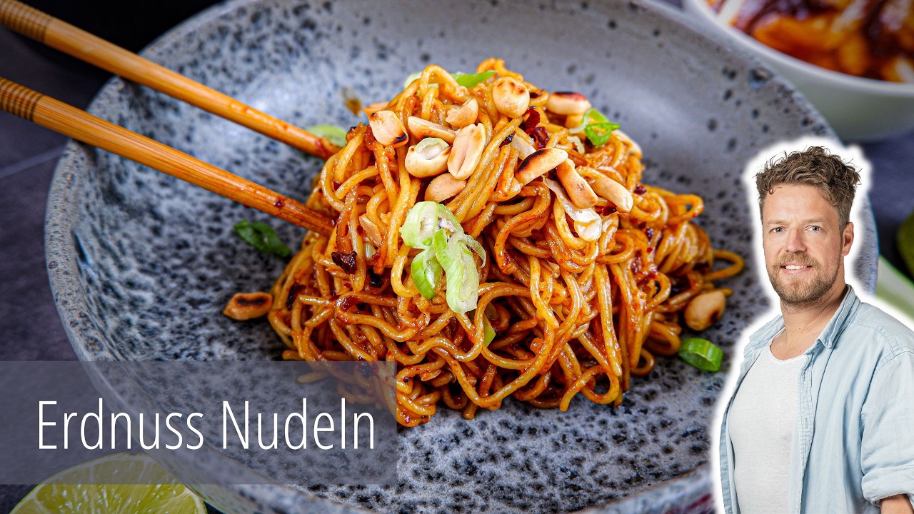 Gebratene Nudeln mit Erdnuss-Sauce