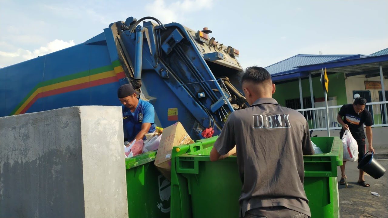 Lori sampah dbkk datang petang part 90