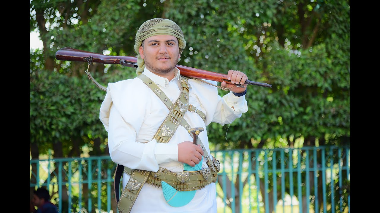 كليب اخر عنقود | محمد المومري | فكرة العمل عائلي بسيط جداً تم انتاج العمل بالجوالات