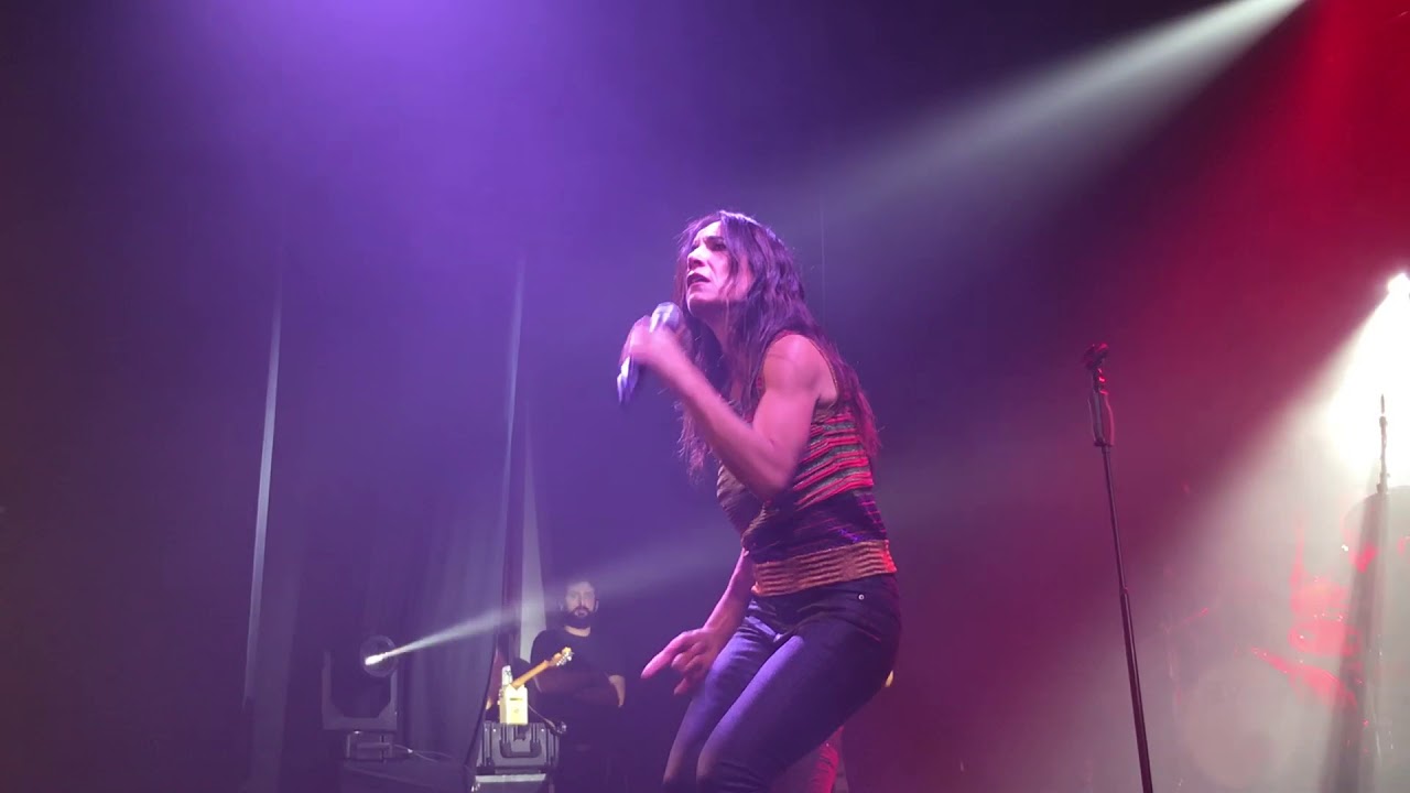 PaolaTurci - Un'emozione da poco ( Rimini, teatro Novelli 11-12-2017)