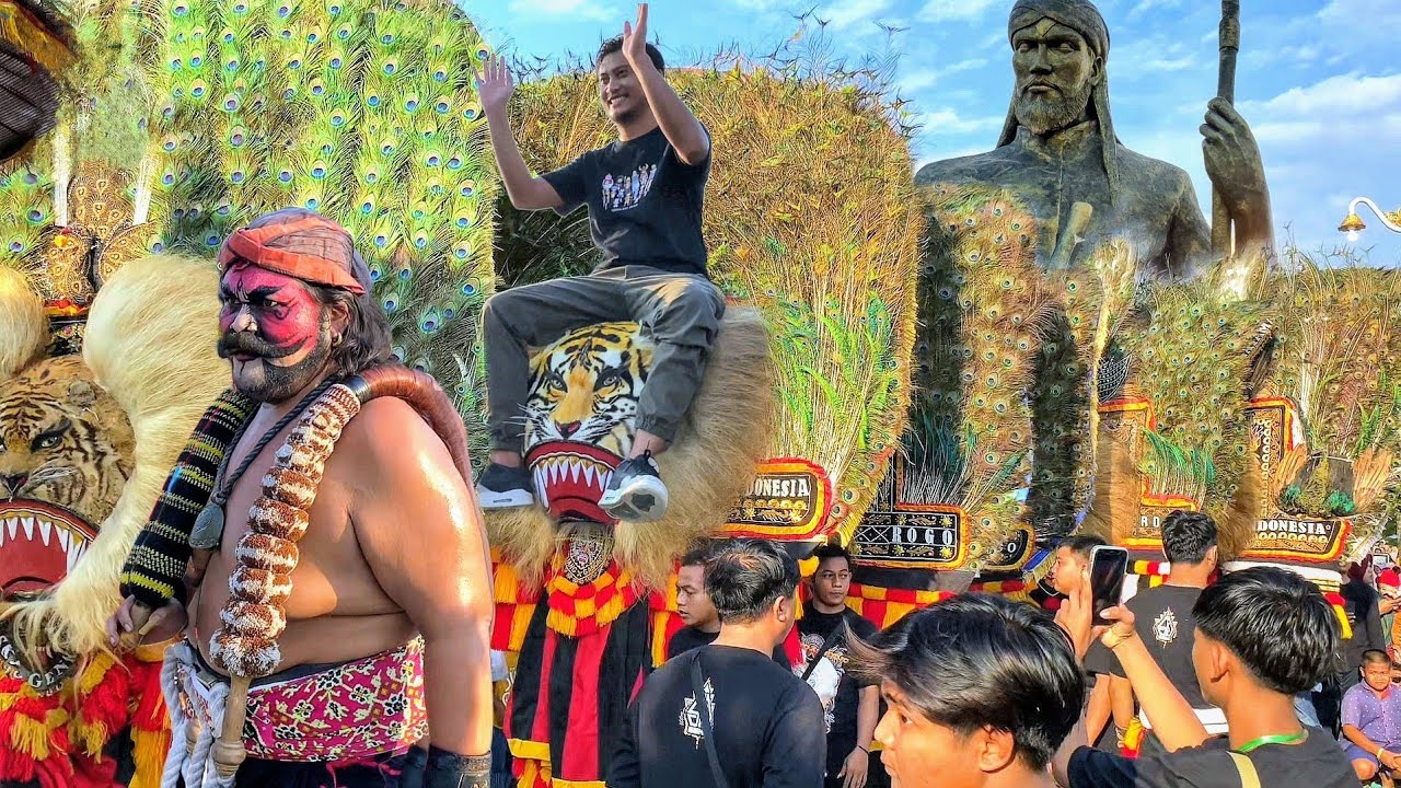 PAK KADES NAIK REOG !! PERTUNJUKAN 10 REOG PONOROGO HUT KE 2 NOYO GIMBAL VIEW