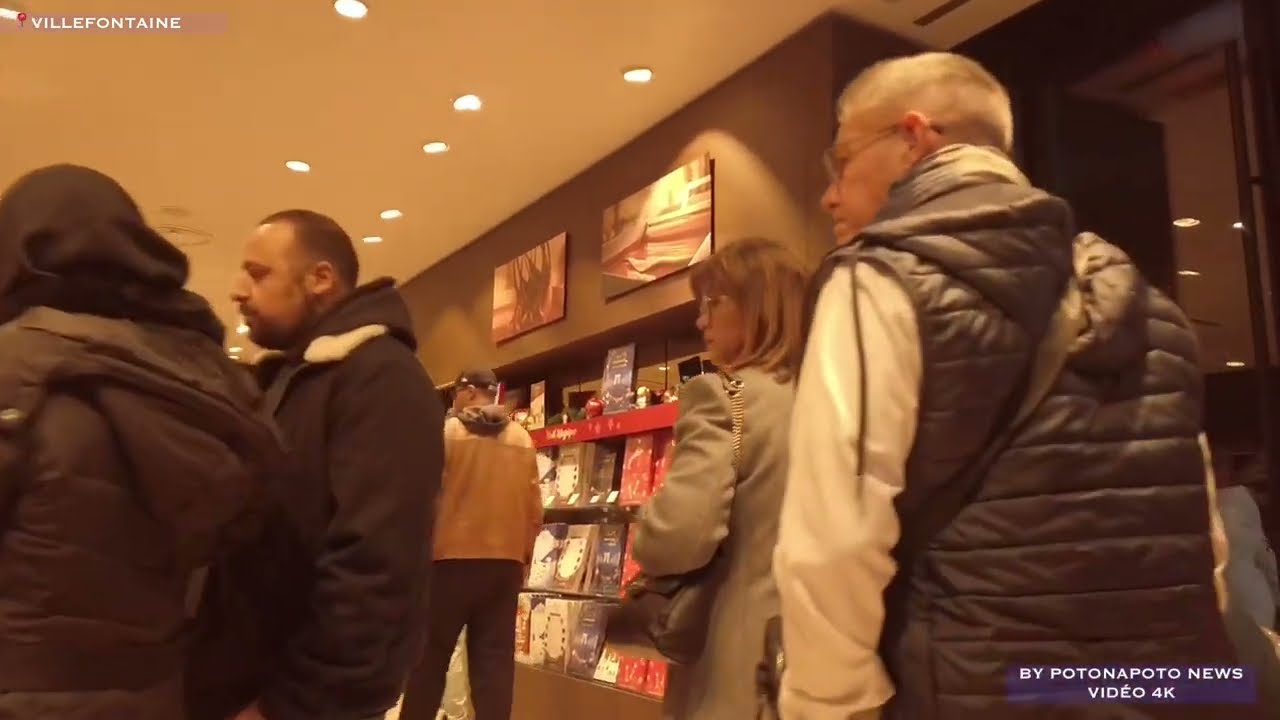SHOPPING AU VILLAGE DES MARQUES VILLEFONTAINE EN MODE NOËL POUR SAPÉ COMME JAMAIS