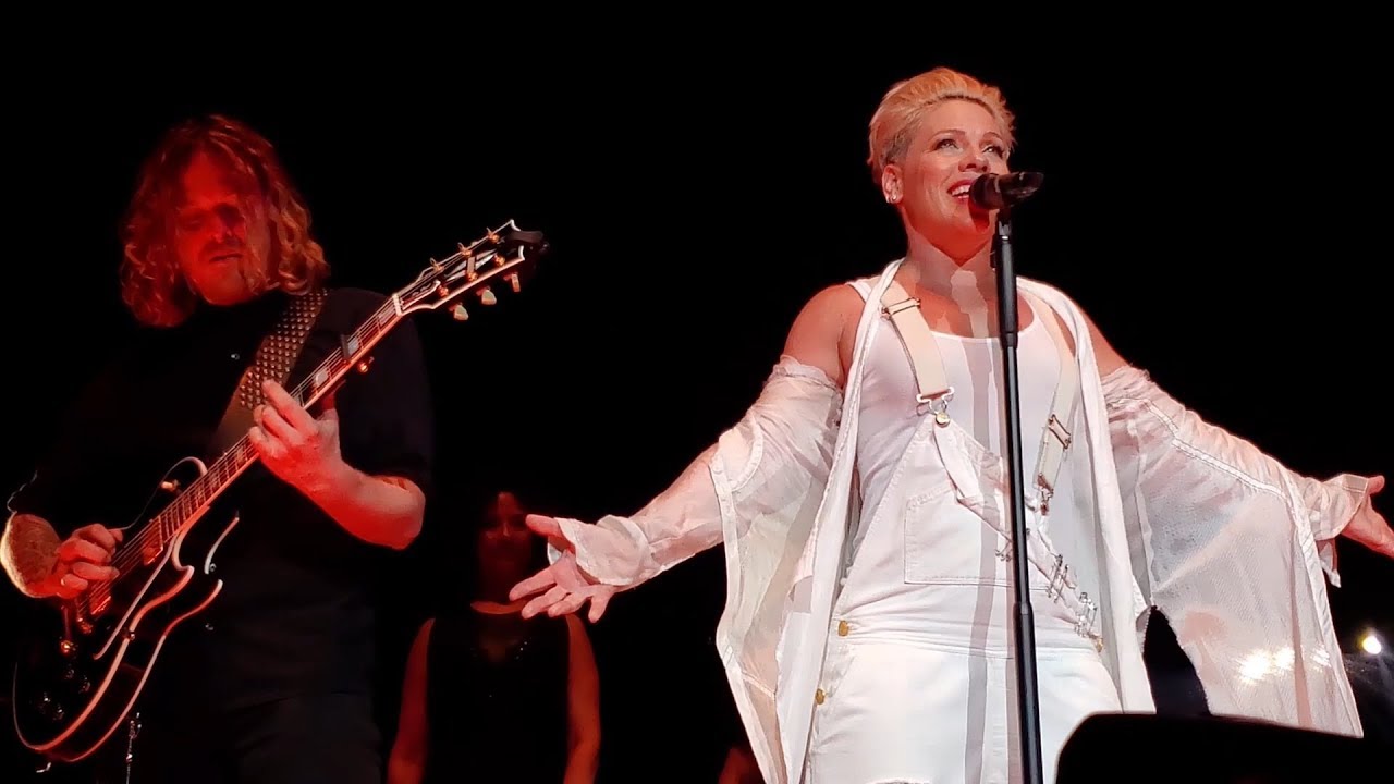 P!nk - I Am Here (Beautiful Trauma World Tour, Vancouver)