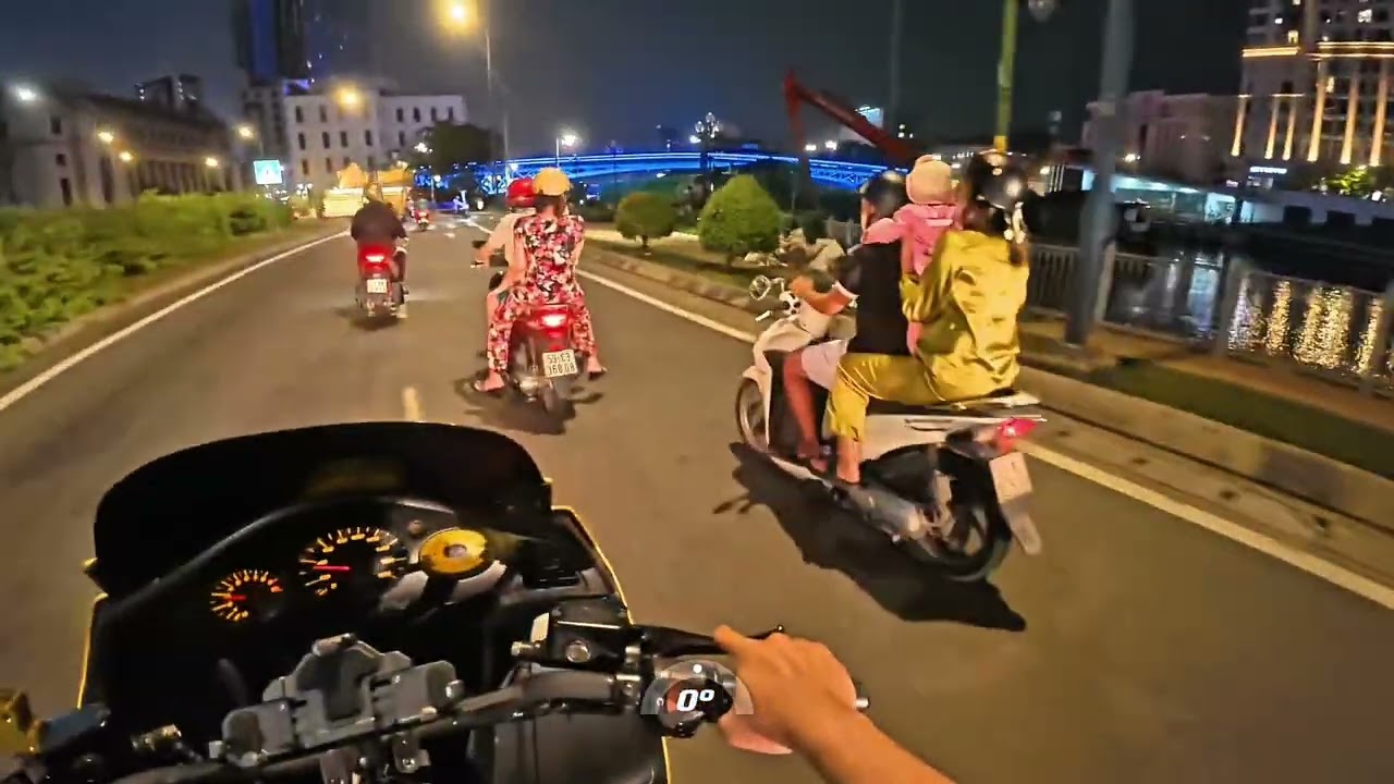 Honda SilverWing 600 Dạo Phố SG