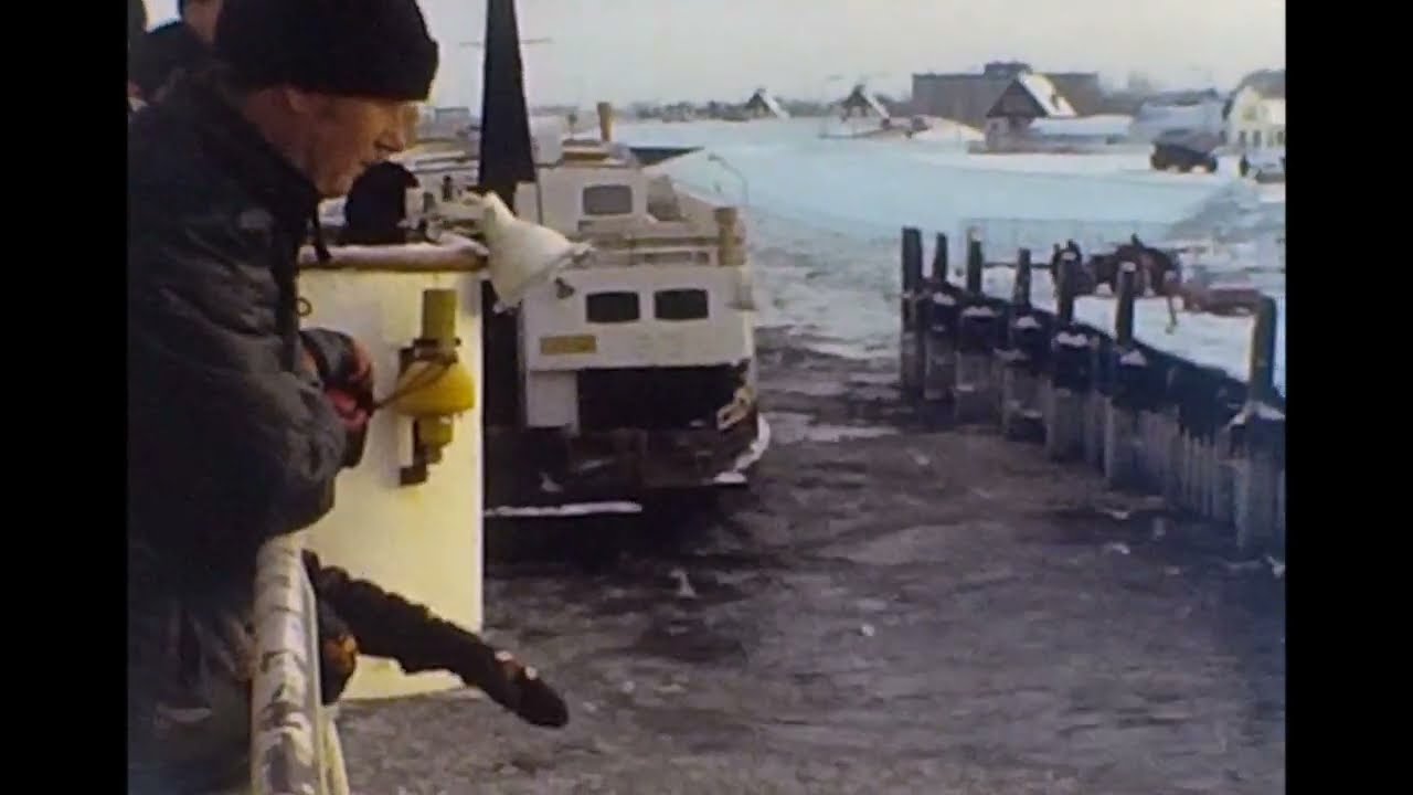 Terschelling winter 1978 1979 | Midsland Sneeuw sleerijden