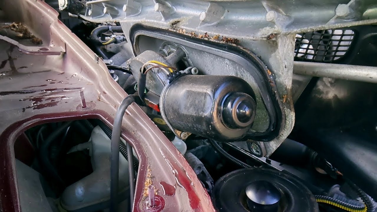 Replacing FRONT WIPER MOTOR Vauxhall Astra G Mk4