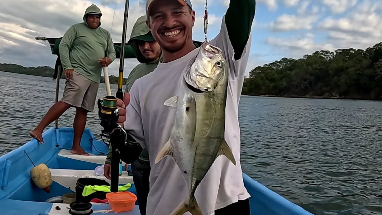 Llevando amigos a pescar por primera vez en Puntarenas !! 