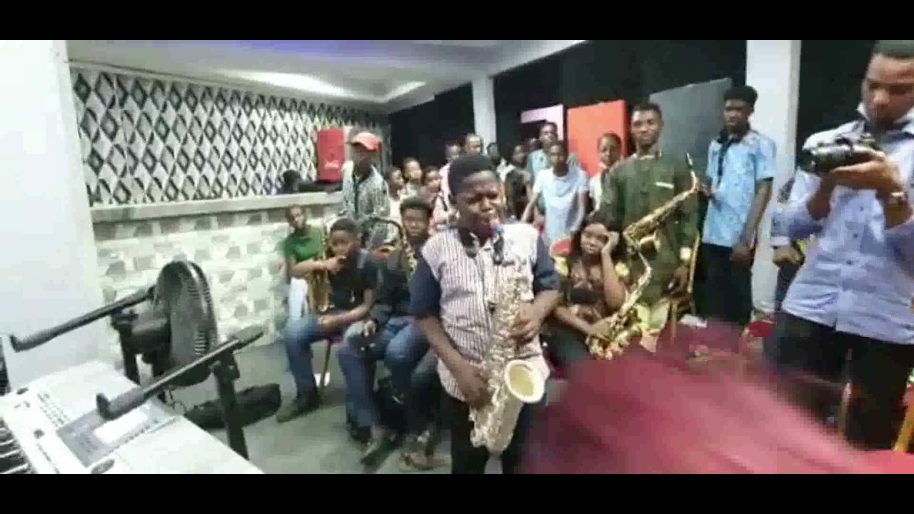 SOULFUL, TENSION & RHYTHMS....Demilade Adepegba Saxophone class