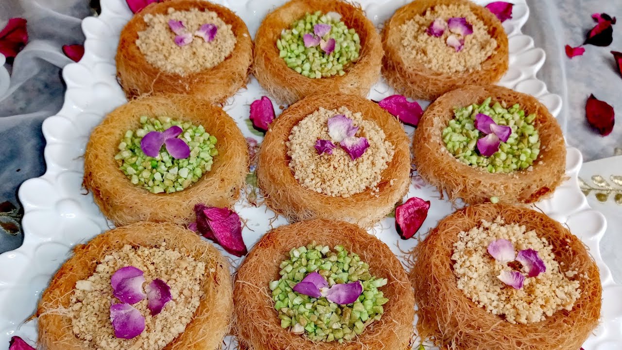 كنافة  بالمكسرات و الفواكه المعسلة من أفضل ما يمكن تقديمه لضيوفك 👌رائعة شكلا و مذاقا 😍