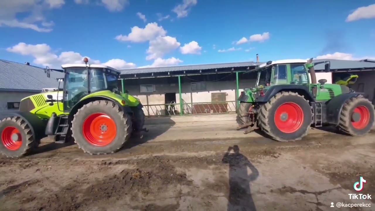 Claas AXION 810  VS FENDT 920 TMS VARIO