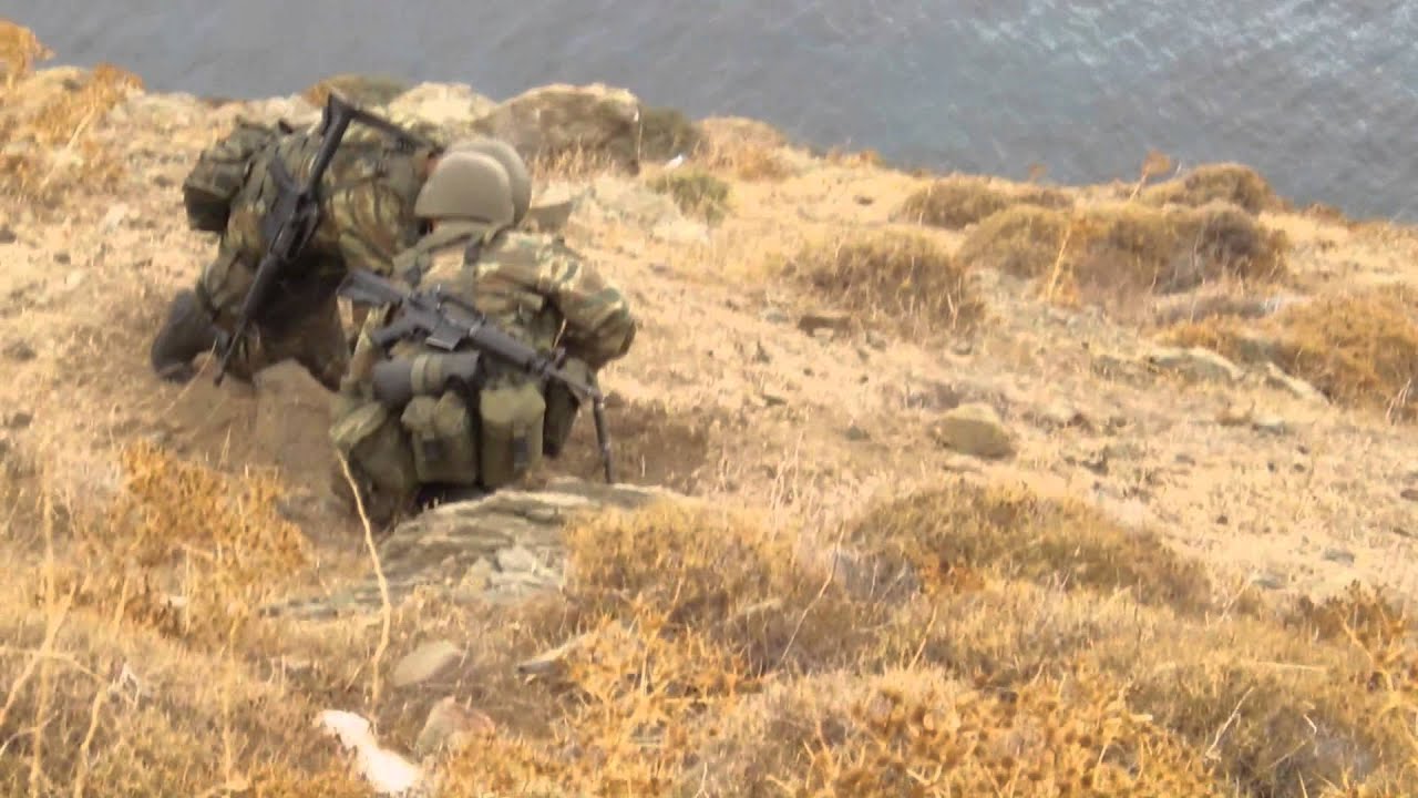 Hellenic Special Forces 60mm mortar round failed.