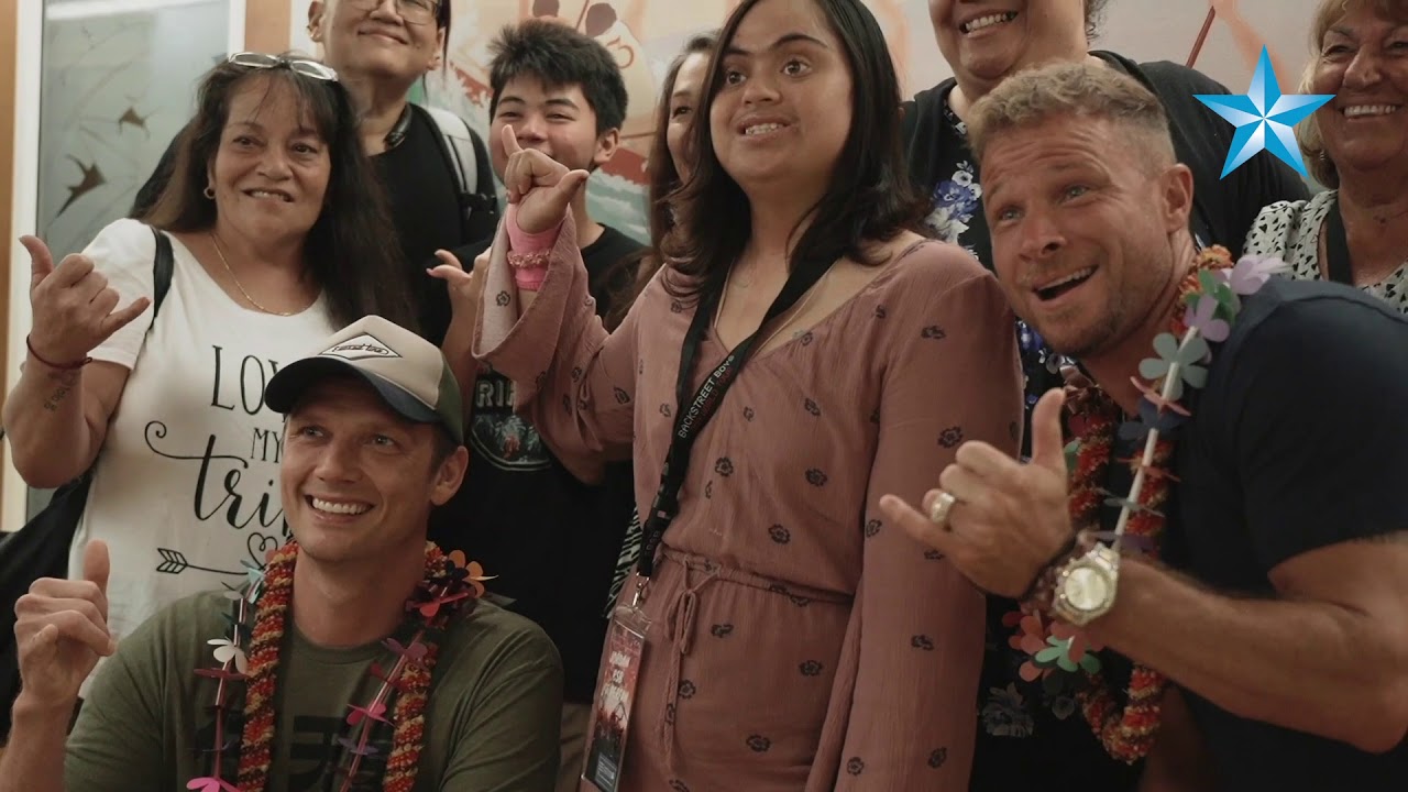 2 Backstreet Boys surprise superfan and pediatric cancer patient at Kapiolani Medical Center