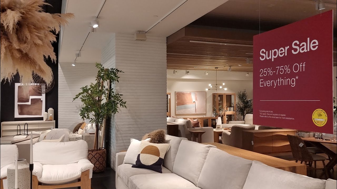 Dubai walk: Enjoy 3day Super Sale! - Mall of Emirates Crate & Barrel Furniture Store up to 90% off