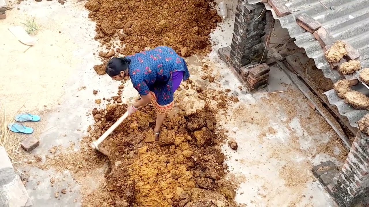 aaj to Halat hi kharab ho gaya Gobar Katate Katate pura Dard housewife gaon ka Jivan hard work