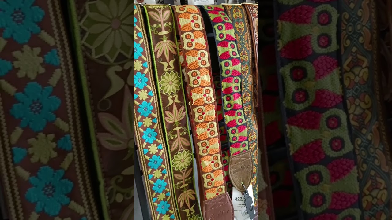 So viele sch&ouml;ne neue Gitarrengurte!😍 Welcher gef&auml;llt Dir am besten? #souldier #guitarstrap #new