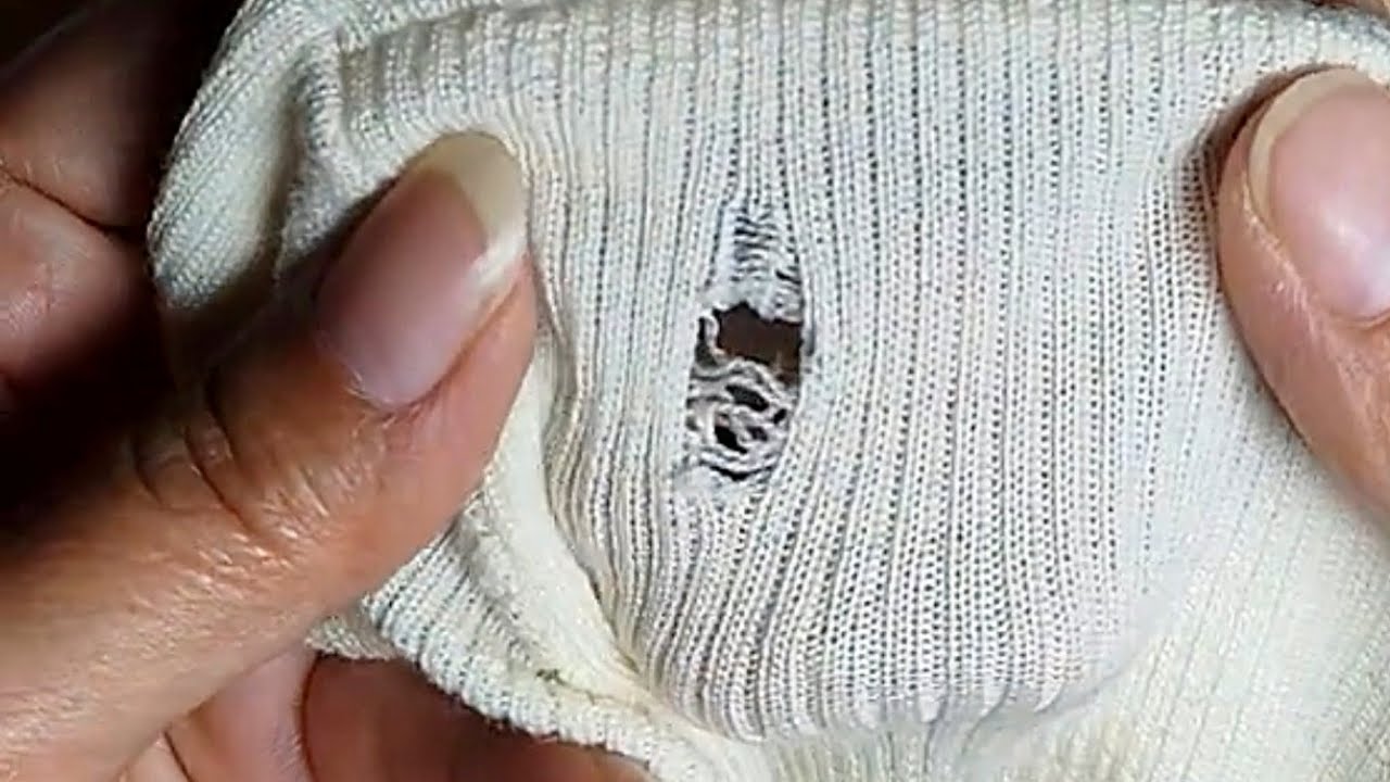 How to  Repair a Hole in a Knitted Sweater