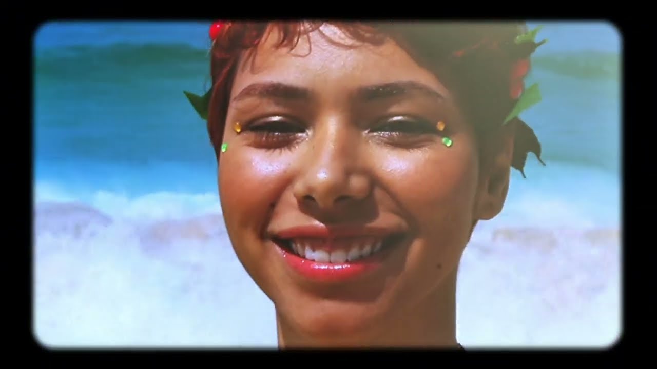 Ava Rocha - Mar ao Fundo (videoclipe estudantil)
