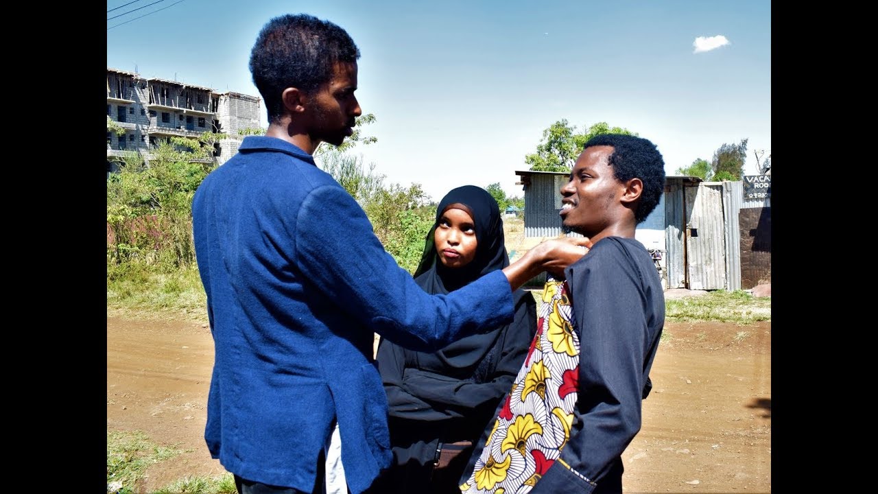 Desagu Ashikwa Akiponyoka na Kamrembo Msomali FT Warkakafam