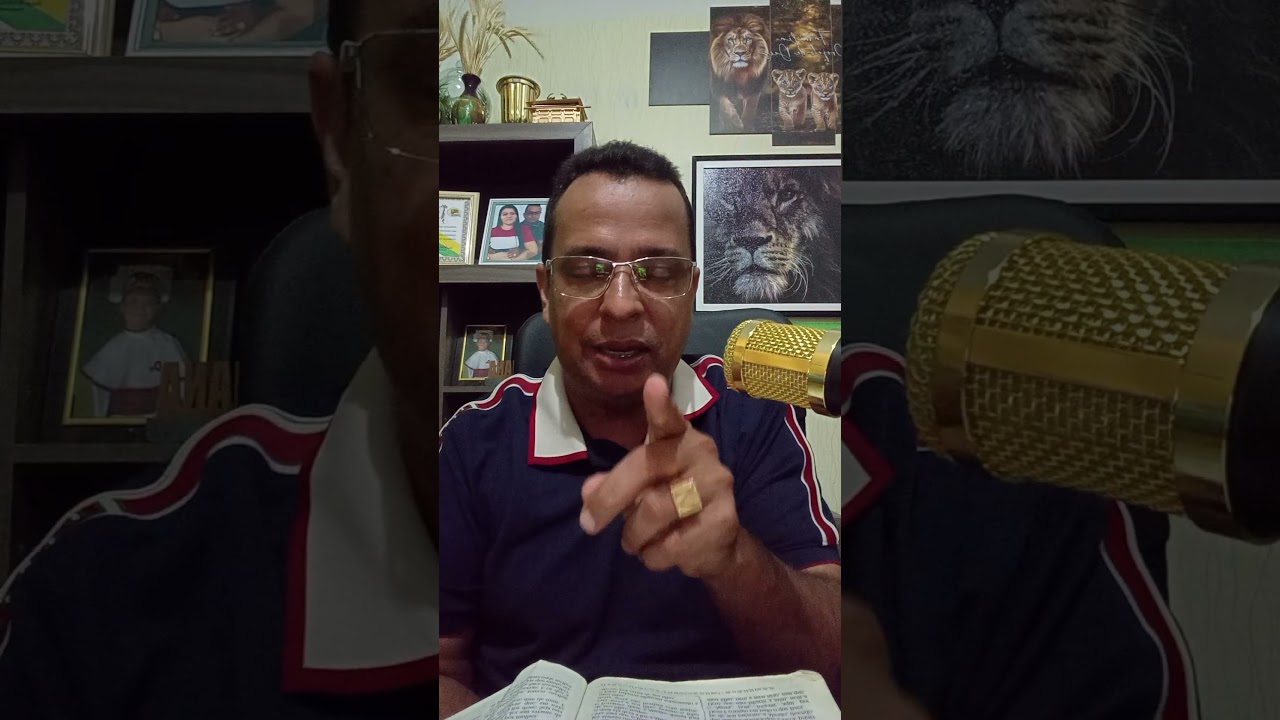 Gênesis 21:6 E disse Sara: Deus me tem feito riso; todo aquele que o ouvir se rirá comigo