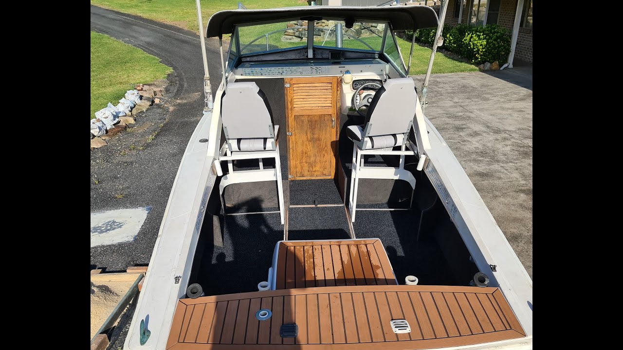 Bertram 20 finally back from the shipwright and already damaged at the ramp.