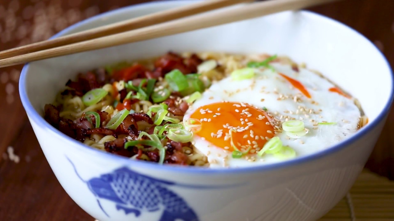 Classic Bacon & Egg Breakfast Ramen Recipe - Yum!