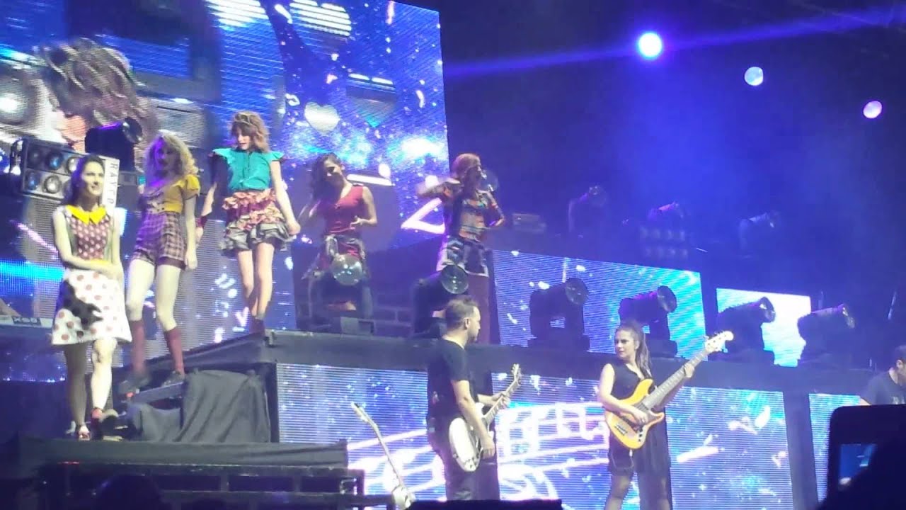 Alcancemos las estrellas-Violetta en Vivo Venezla