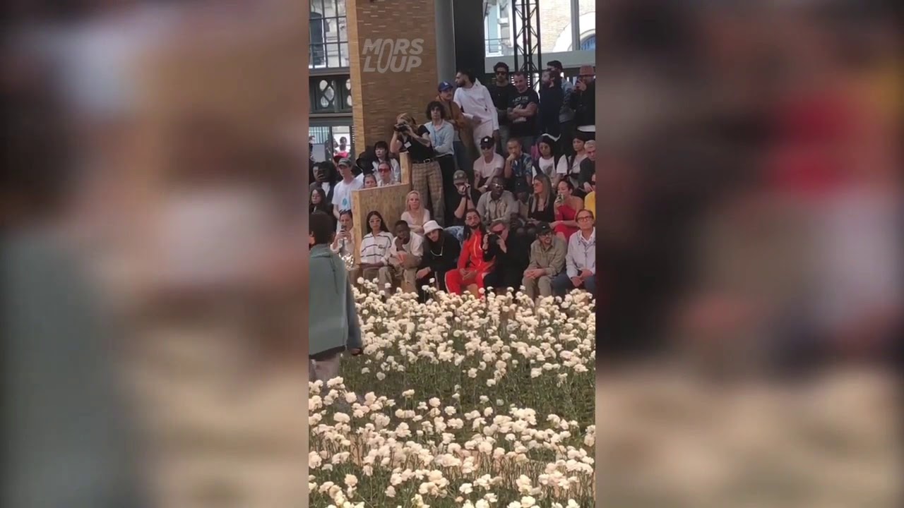 PNL AU D&Eacute;FIL&Eacute; OFF WHITE / A LA FASHION WEEK DE PARIS