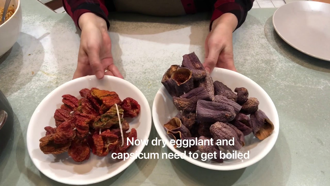 Turkish recipe rice stuffed veggies (zeytinyağlı dolmalar)