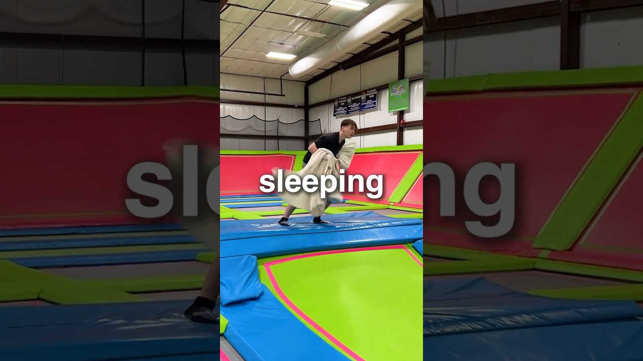 Выжить ночью в заброшенном батутном парке