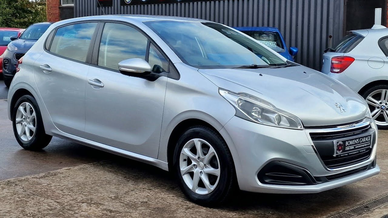 2017 (17) Peugeot 208 Active 1.2 Puretech 5Dr in Ice Silver. 10k Miles. 1 Owner. £20 Tax. FSH £9000