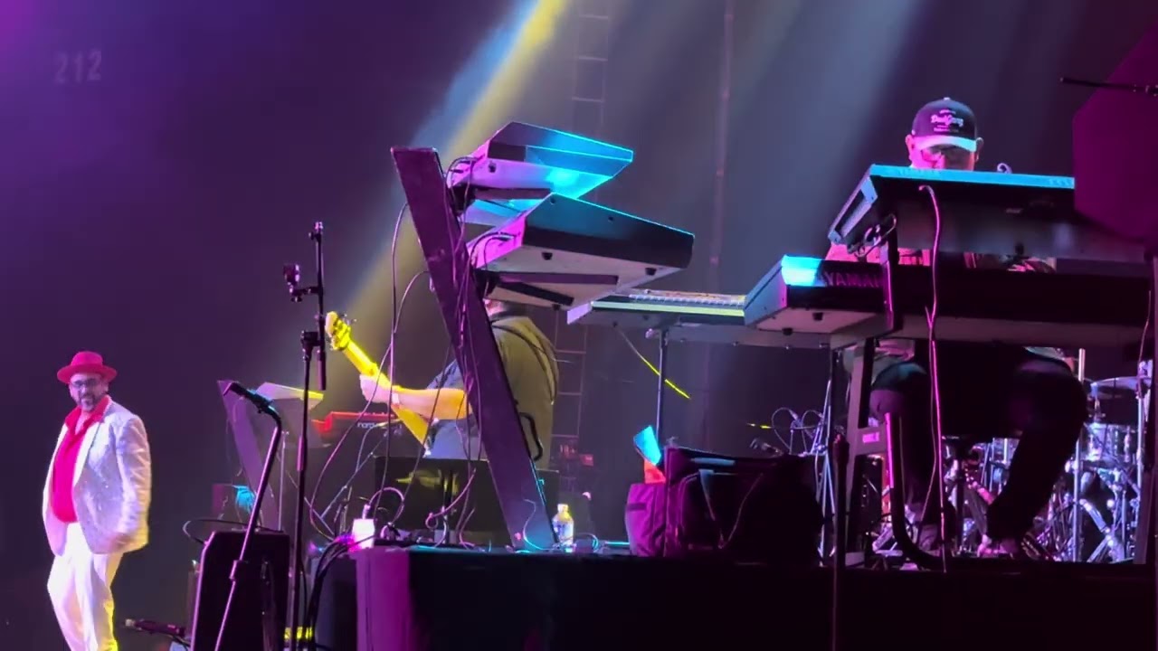 Malo, Nena,  Star of the Desert Arena Primm NV 2/14/26