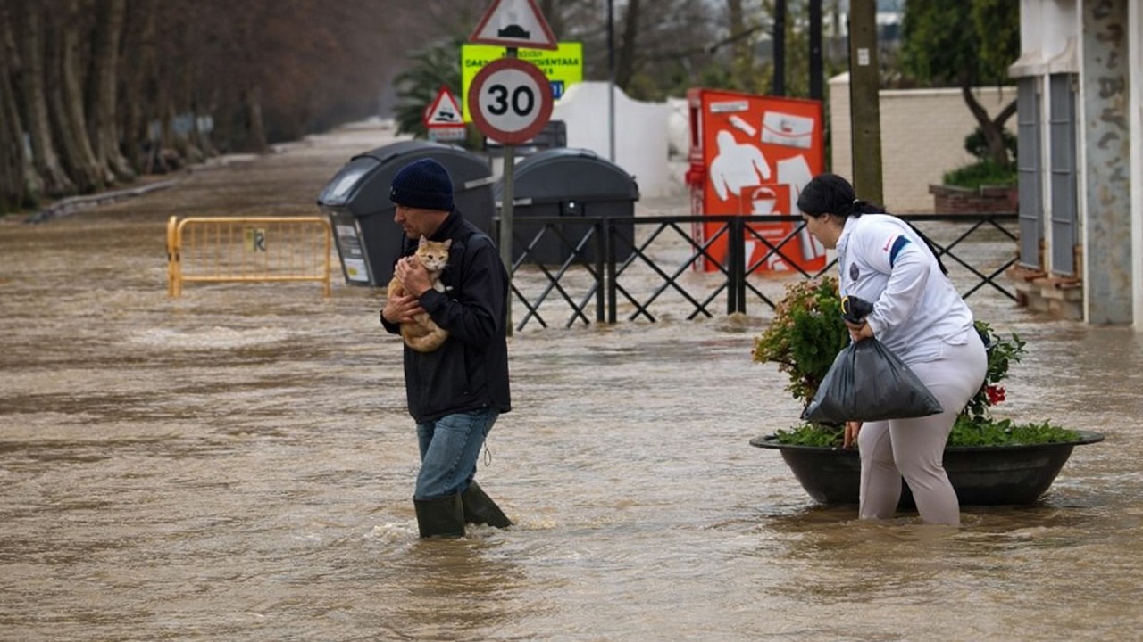 Inundaciones históricas en Andalucía con miles de evacuados, casas anegadas y carreteras cortadas