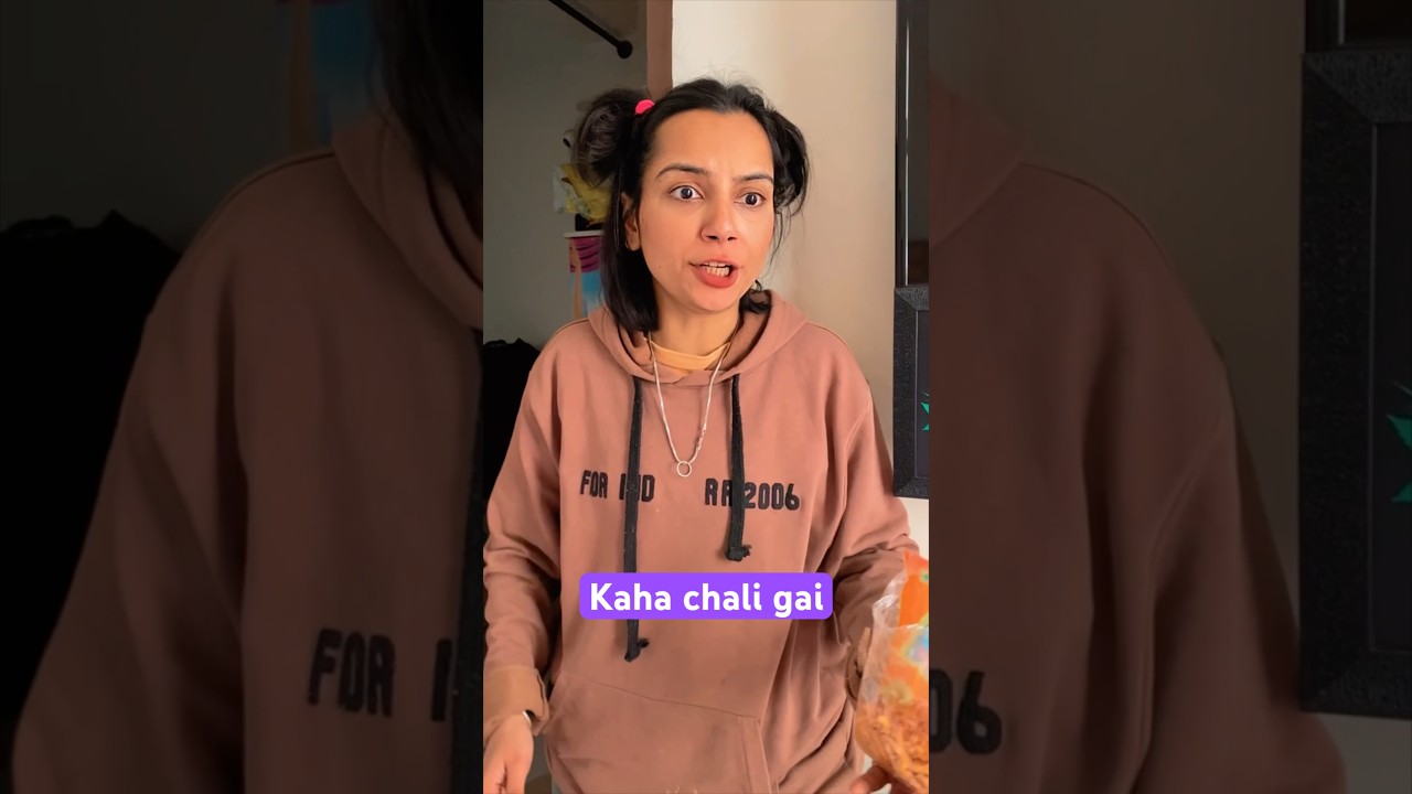 Hum to puch re the aunty kiu ro rahi hai #comedy #familydramacomedy