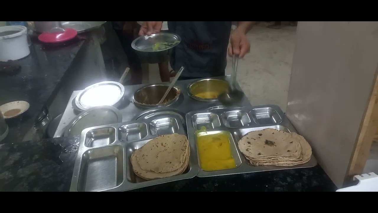 Free food for workers of #live L&N company Qatar