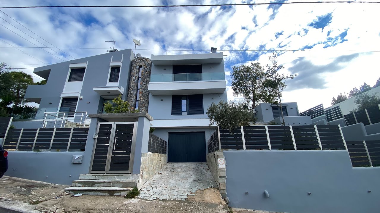 3842 - For Sale - 250sqm Villa in Voula, South Athens