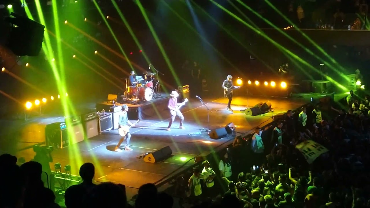 Síndrome del trapecista, Skay y Los Fakires, en el Movistar Arena (2021)