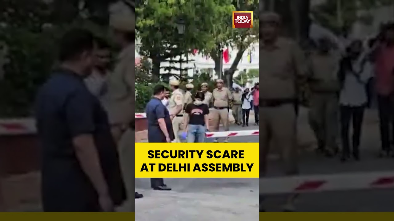Massive Delhi Assemmbly Security Breach | Security Scare | India Today