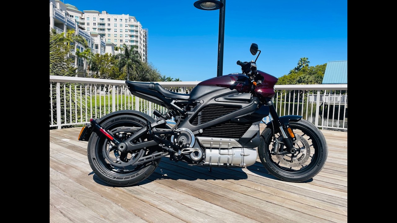 2022 Harley Davidson Livewire One only 2k a in perfect condition