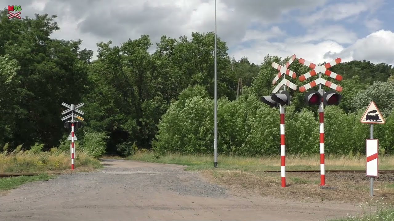 Przejazd kolejowy Nowiny Wielkie #1 (PL) - 2.7.2023 / Železniční přejezd / Railroad crossing