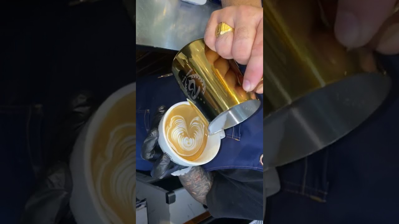 wing tulip latte art #barista #coffee #latteart #baristagram #latte #shorts #viral