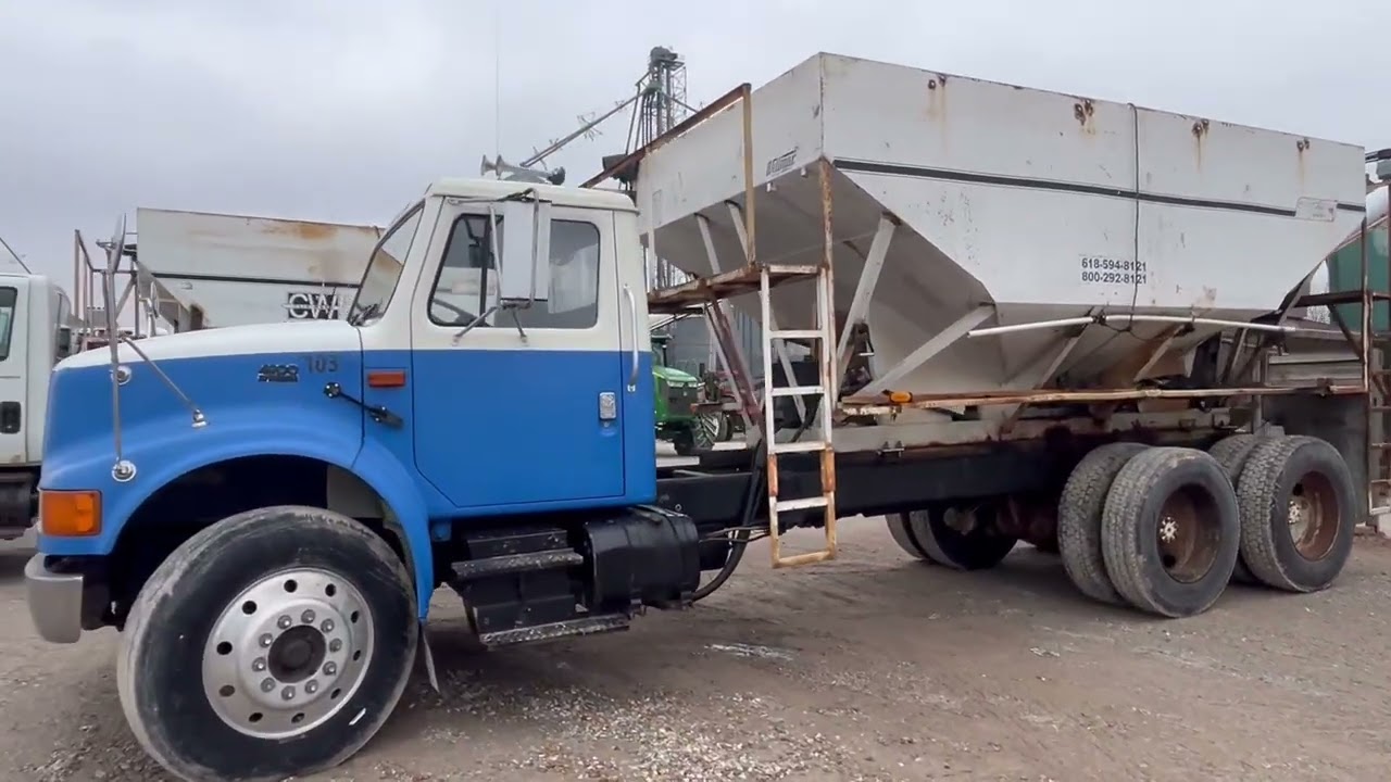 1993 International Tender Truck