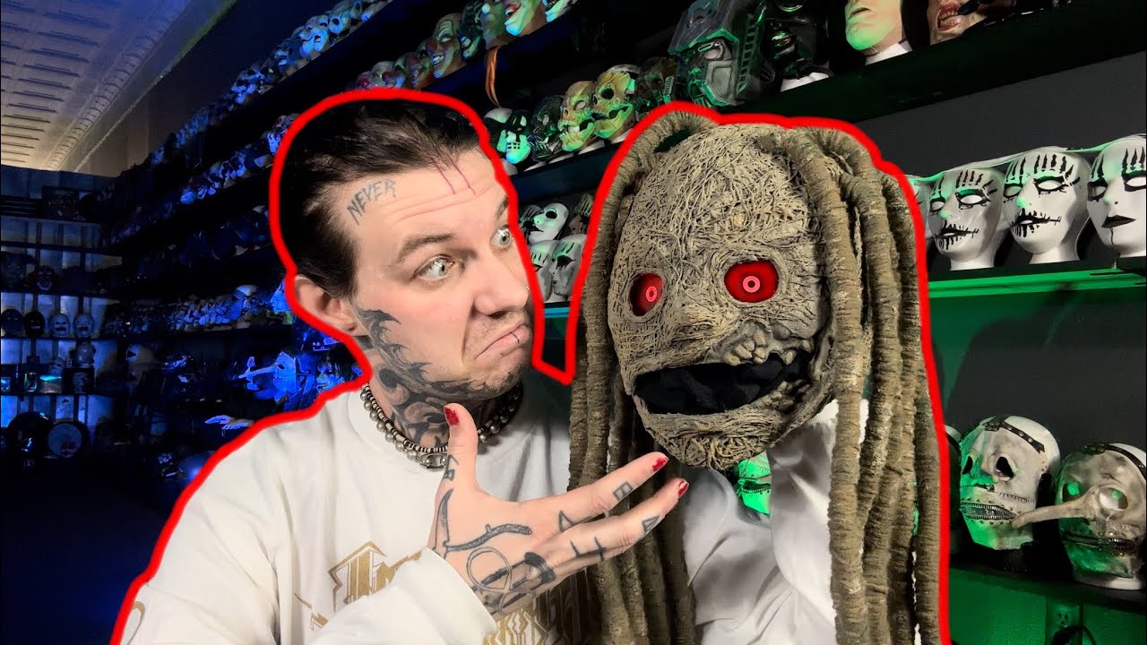 COREY TAYLOR 'RED EYE' MASK UNBOXING!