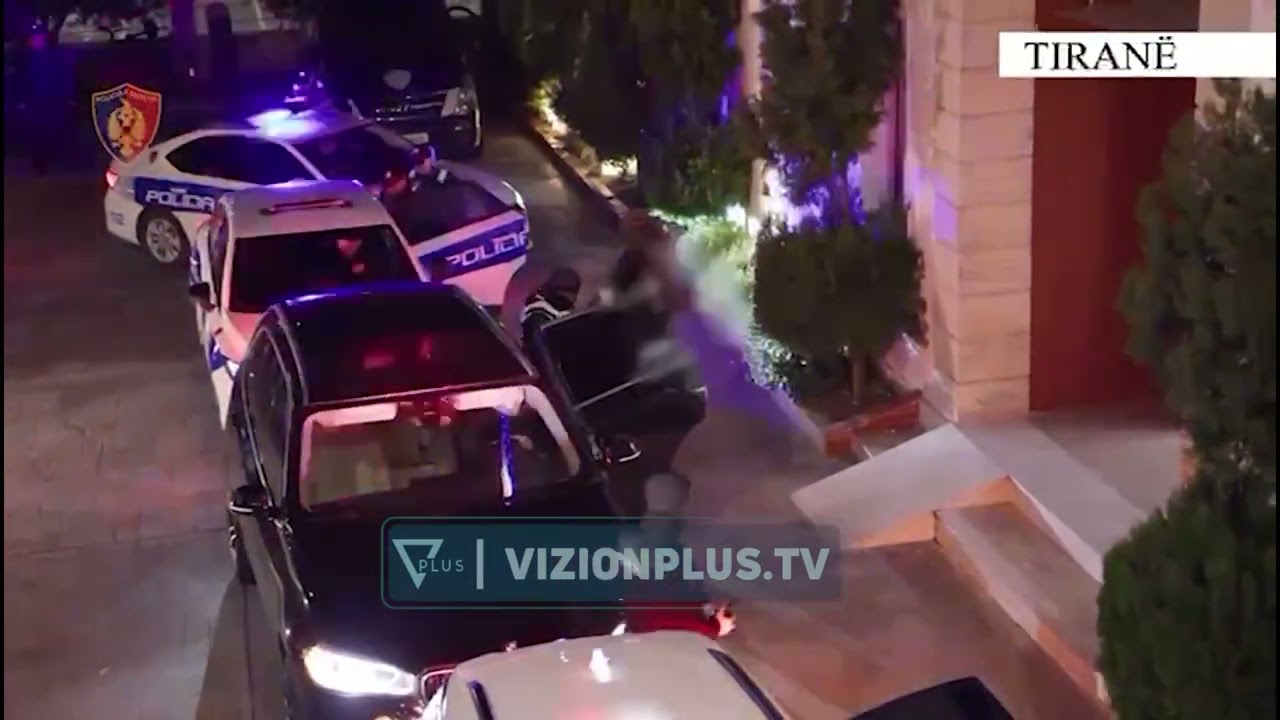 Trafik armësh Kosovë-Shqipëri, arrestohen katër persona.Sekuestrohen pesë pistoleta e tre automatikë