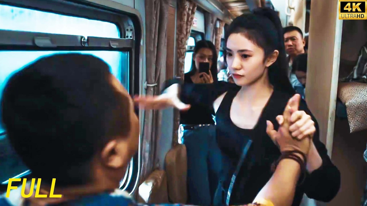 【2026爆燃動作片】囂張惡霸在火車上傷人，下一秒功夫女孩挺身而出，僅用一隻手就把惡霸打殘廢！#drama #功夫 #战斗