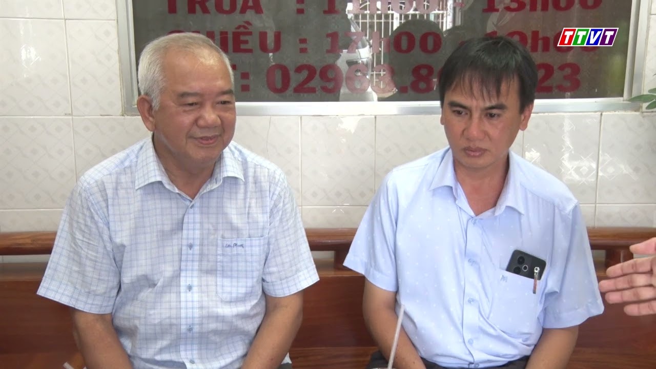 Thăm hỏi, tặng quà các đơn vị và cá nhân tiêu biểu nhân kỷ niệm 71 năm Ngày Thầy thuốc Việt Nam