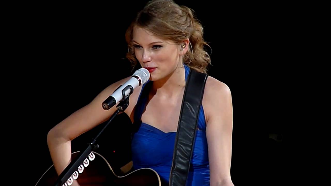 Taylor Swift - Fifteen - Live in Oslo, Norway 09/03/11 HD