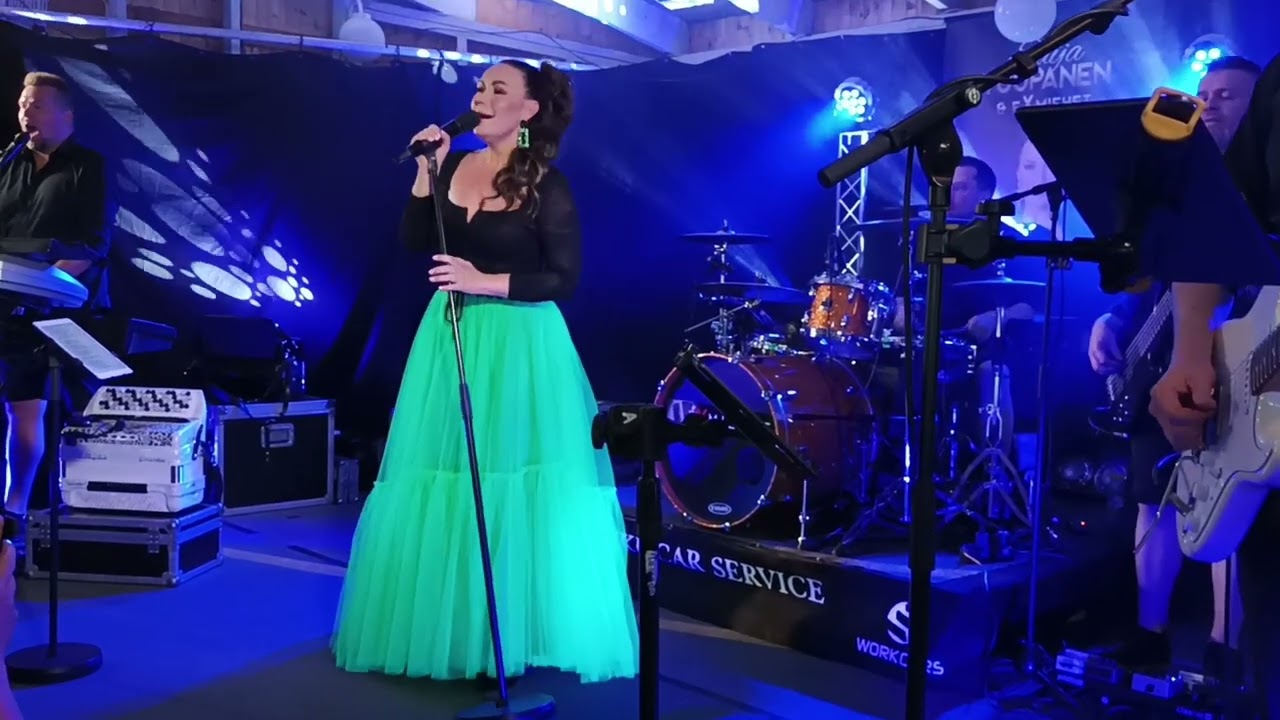 Saija Tuupanen ja Aki Metsälä    Ota lähellesi